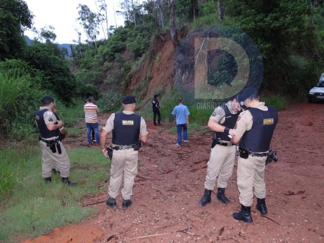 Usuários da estrada de acesso à Bocaina encontraram o corpo e acionaram a Polícia Militar