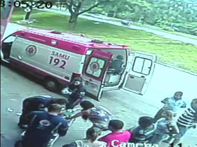 Socorrido por equipe do Samu, vítima foi levada para hospital e recupera-se de acidente 