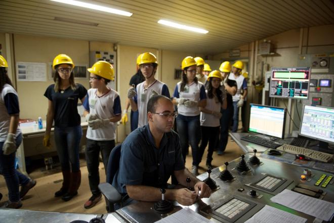 As salas de controle chamaram a atenção dos alunos