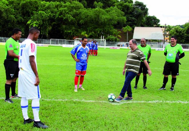 Prefeito Geraldo Hilário deu o pontapé na partida