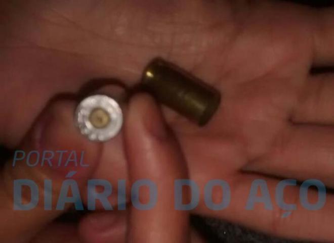 Cápsulas recolhidas depois da troca de tiros entre criminosos e policiais militares