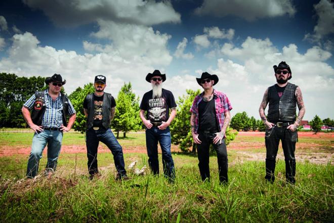 O show da banda O Bardo e o Banjo é um convite à alegria”