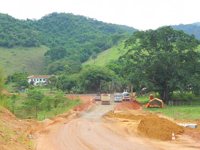 Obra parou no fim de 2014, por causa de questões ambientais 