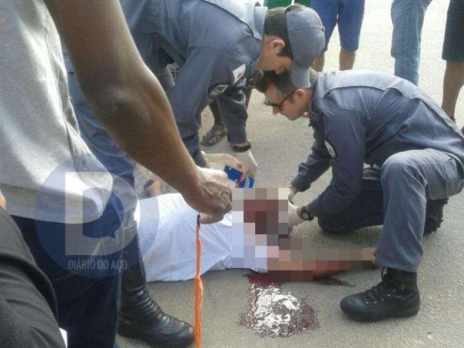 A vítima foi socorrida pelo Corpo de Bombeiros, mas não resistiu e morreu no hospital