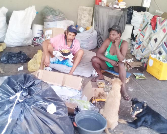 Pessoas ocuparam o Centro Esportivo e Cultural 7 de Outubro no ano passado por não terem lugar de morar 