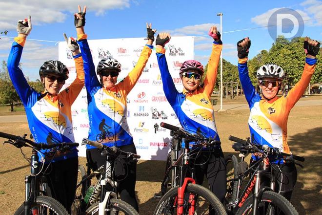 Ciclistas motivadas pela fé e vontade de vencer desafio em um pedal longo 
