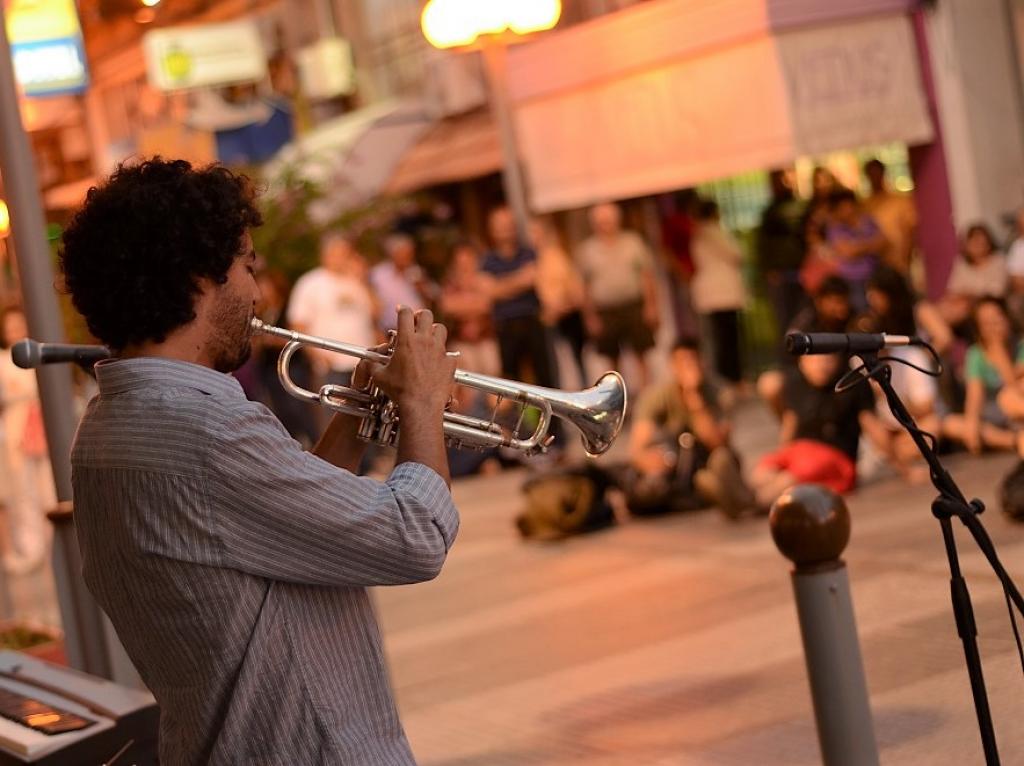 Jazz a la calle Fuente-Leo Correa - Dirección de Turismo de la Intendencia de Soriano