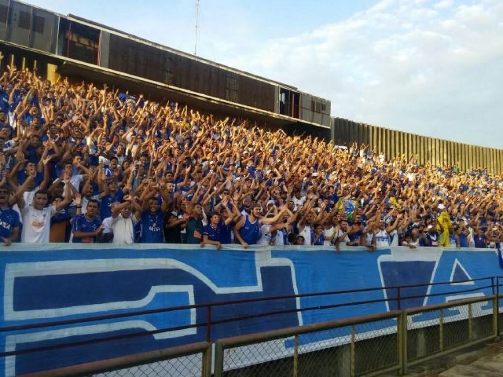 Torcida deu show nas arquibancadas do Ipatingão 