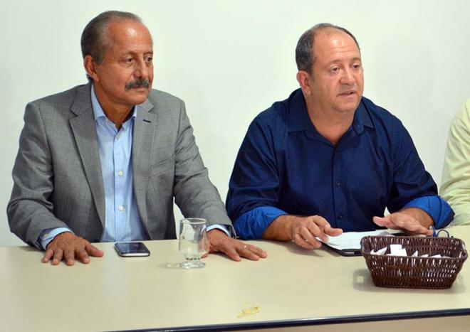 O secretário de Estado, Carlos Murta, e o prefeito de Timóteo, presidente da AMDI, Geraldo Hilário 