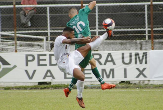 Social e Mamoré se enfrentaram hoje no Estádio  Louis Ensch na oitava rodada do Módulo B do Mineiro 