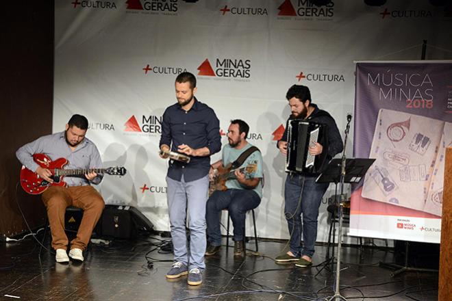 Túlio Araújo e seu grupo fizeram várias releituras