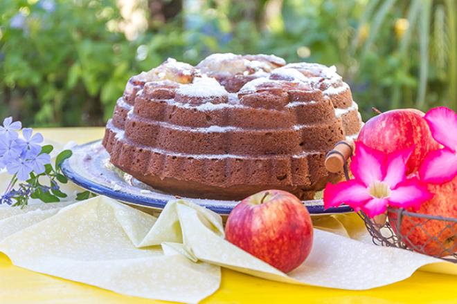 Bolo de Maçã faz bonito acompanhado de chá ou café