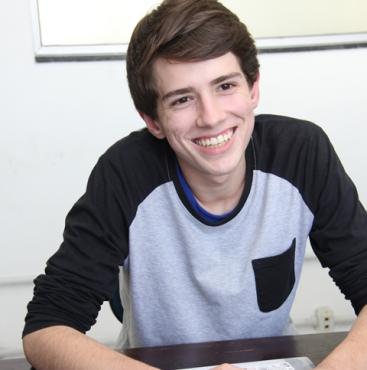 Sorridente, Gabriel afirma estar com boas expectativas para o curso