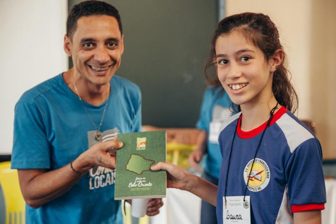 Os livros são distribuídos em diversas escolas