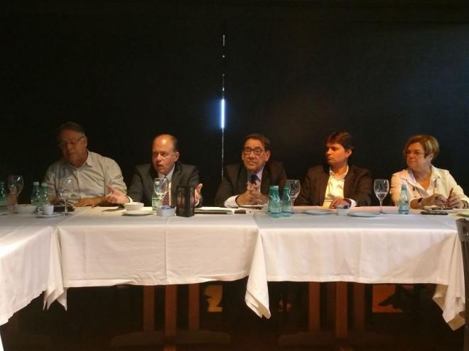 Representantes de sindicados de empresas de rádio e televisão estiveram reunidos para discutir mudanças já em vigor 