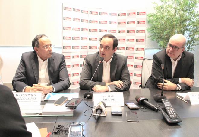 Flávio Roscoe (C)enfatizou a preocupação com a situação do setor industrial em especial a indústria do aço