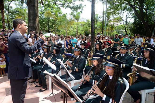 As instituições recebem instrumentos novos do projeto