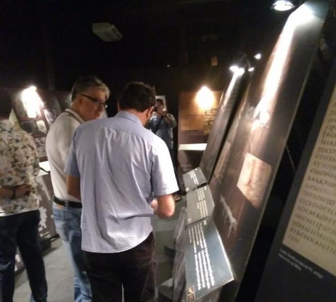  Escolas e universidades podem agendar excursões especiais à exposição