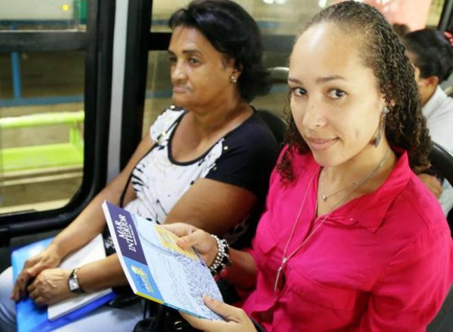 Bruna: “Eu tenho em média uns 20 livros. Adoro ler. É uma forma de me divertir e conhecer outras culturas”