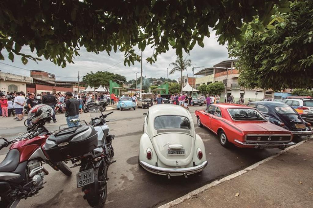 Exposição de carros e bicicletas antigas integraram o evento no fim de semana em Ipaba