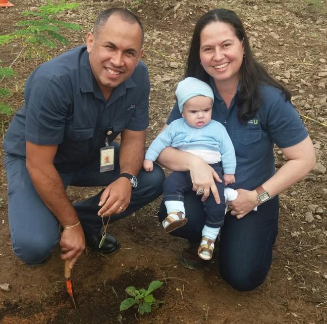 Dolores e o marido, Cristiano, plantaram um ipê mirim com o nome do filho Arthur