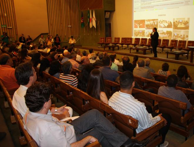 Candidatos a deputado federal e estadual firmam apoio a Agenda de Convergência do Vale do Aço  