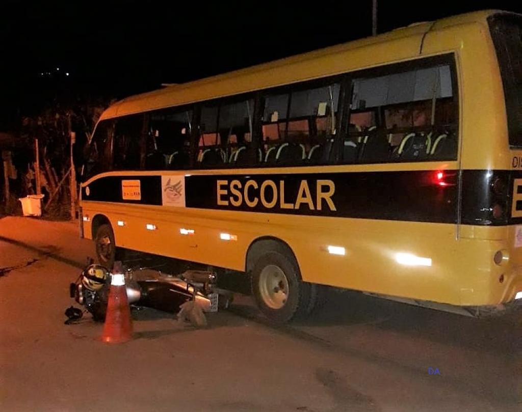 Lourival Campos conduzia Honda Twister que bateu em ônibus escolar
