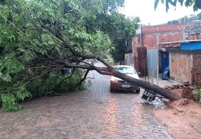 Rua no bairro Caladinho, em Coronel Fabriciano 