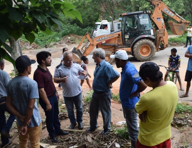 Equipe do governo municipal definiu, ainda na manhã de domingo ações para enfrentar estragos da chuva