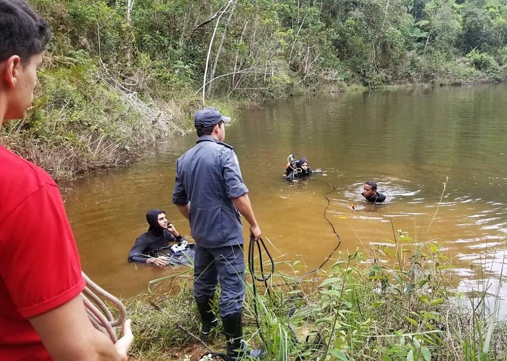 Corpo foi localizado em poço de cachoeira, na Serra de Santana do Paraíso 
