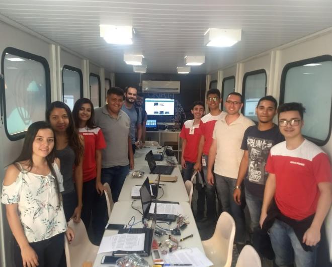 O público poderá conhecer e experimentar equipamentos e componentes de um espaço maker