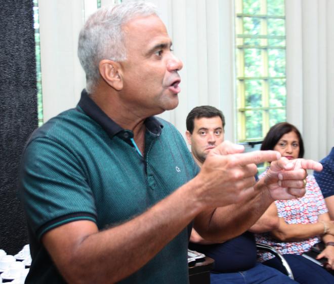 Funcionários vão receber o pagamento relativo ao mês de novembro hoje. Não há previsão para pagamento da 2ª parcela do 13º