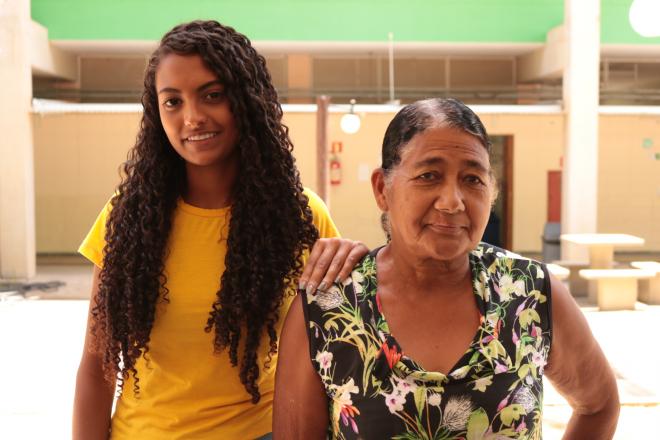 Cibelle Martins e a avó dela Conceição Fernandes. Foto: Assessoria de Comunicação