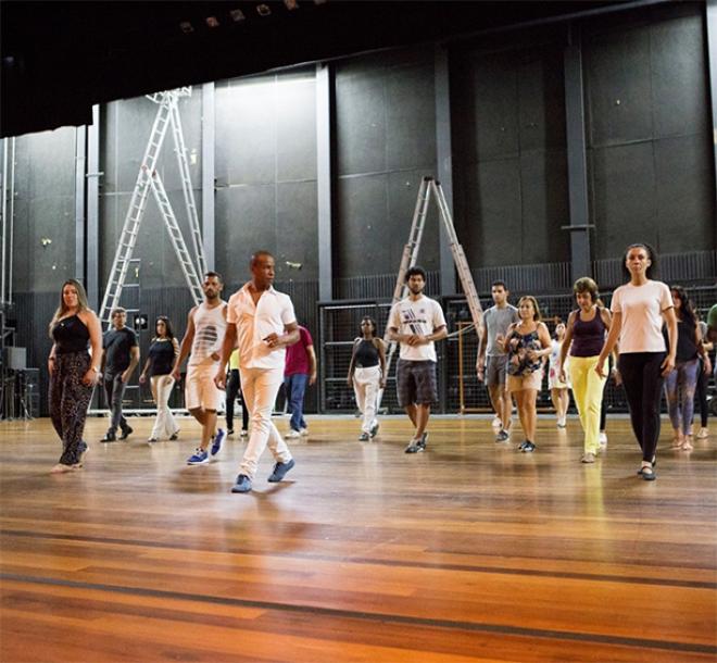 Jorge Soares mostra os passos e segredos da dança de salão