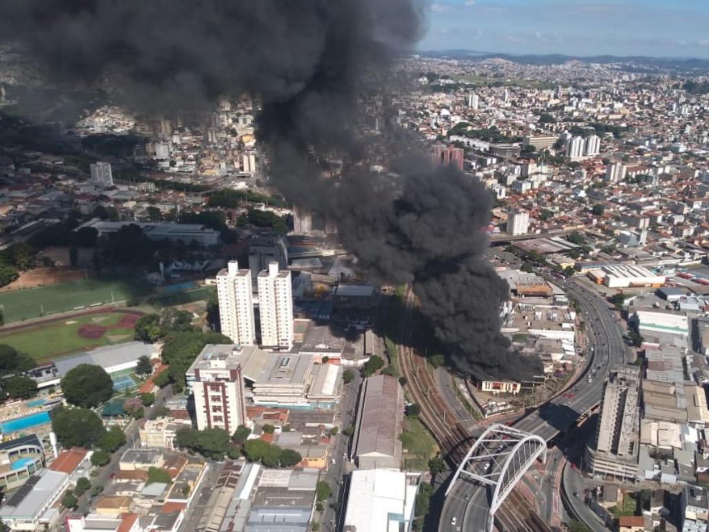 Incêndio, no Prado, BH, foi controlado na manhã de domingo pelo CBMMG
