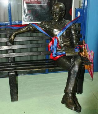 A estátua de Drummond foi totalmente restaurada