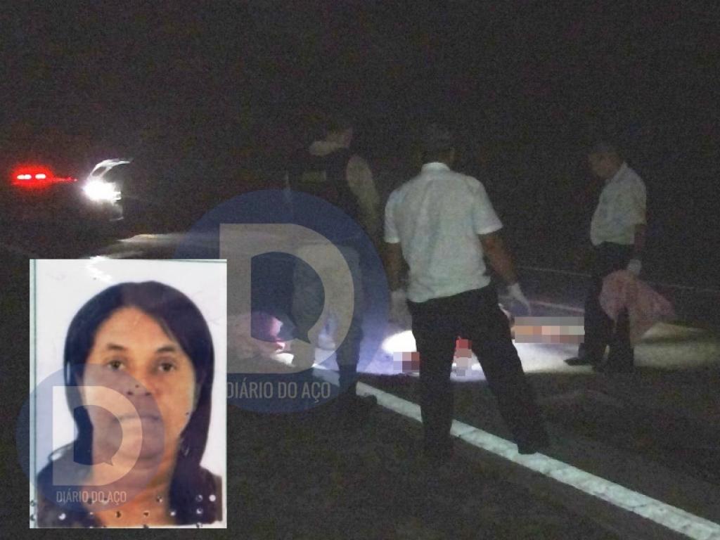 O corpo da atropelada, após a perícia, removido ao IML de Ipatinga