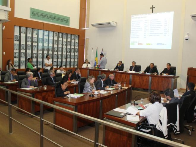 Sessão ordinária foi realizada na tarde desta segunda-feira (24)