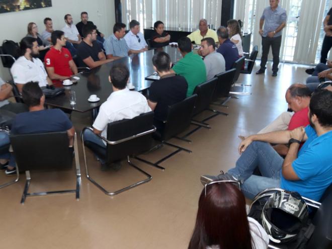Um grupo com membros do governo, representantes da Construção Civil e vereadores foi criado para discutir e dinamizar processos burocráticos