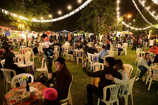 O grande público se divertiu com música, quadrilha, comidas e bebidas