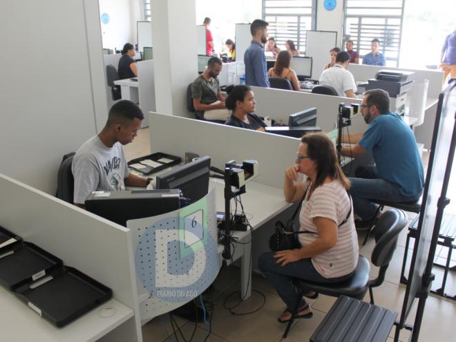 Apesar de ainda não haver obrigatoriedade, eleitores devem procurar a Justiça Eleitoral para evitar as filas
