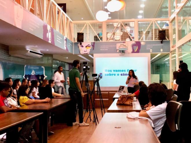 Público presente no lançamento do Câncer em Pauta