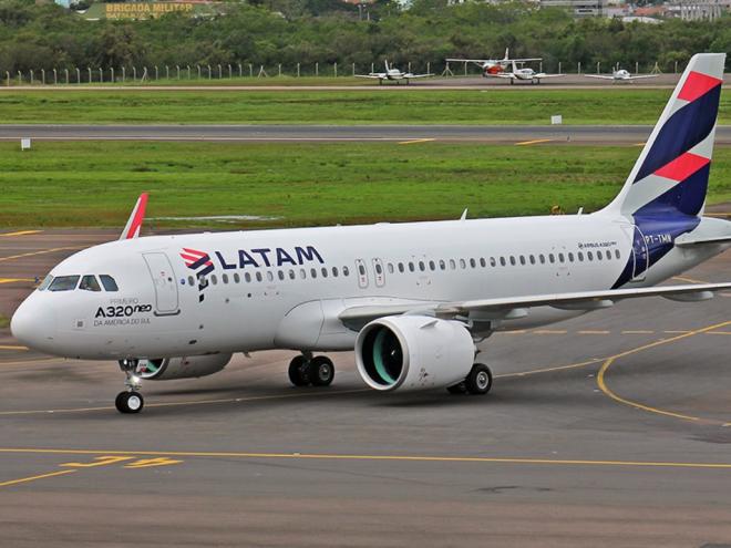 Problemas elétricos em avião da Latam impediu passageiros da Azul de decolar com destino a Vitória