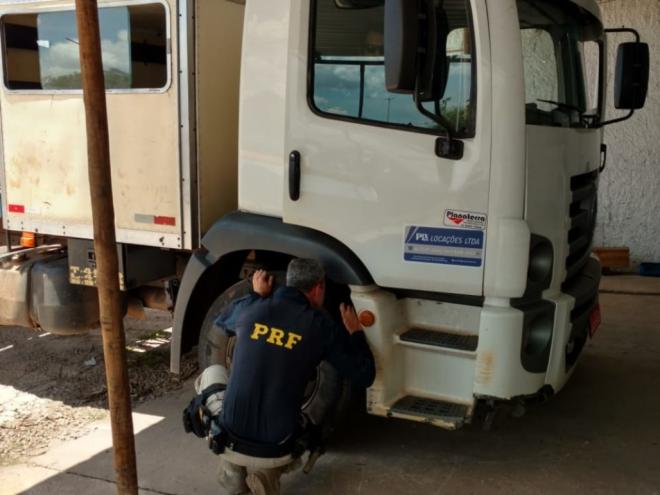 O veículo havia sido roubado e circulava com placas clonadas 