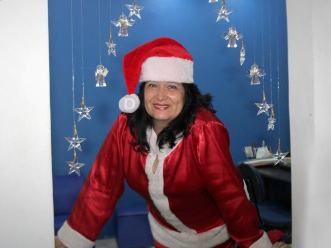 Todos os anos, no dia 25 de dezembro, ela faz a festa de crianças e moradores de zonas periféricas e locais ''esquecidos''