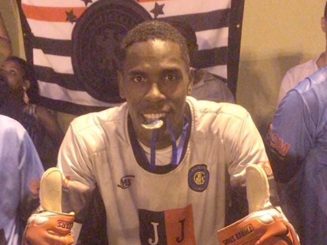 Grafite defendeu duas cobranças de pênaltis e foi o grande destaque da decisão