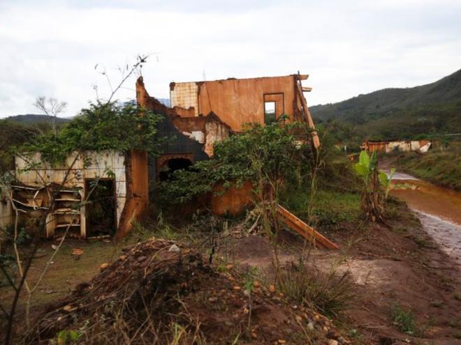 Moradores de Barra Longa, uma das regiões atingidas pela tragédia de Mariana, também sofrem com depressão