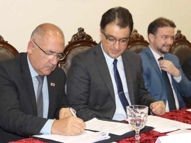 Termo de cooperação técnica firmado na semana passada permite que custodiados sejam ouvidos pela autoridade judicial dentro dos presídios  