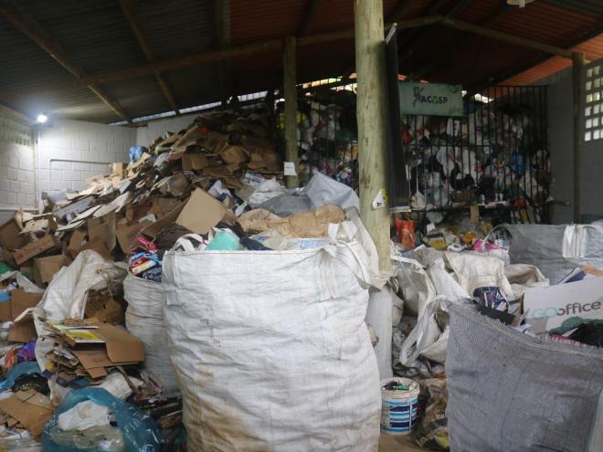 Ao todo, Associação dos Catadores de Santana do Paraíso vendeu sete toneladas de materiais