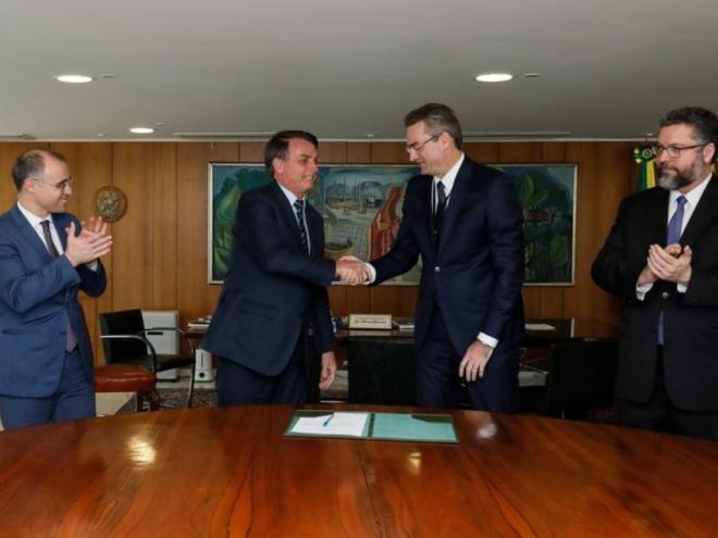 O presidente da República Jair Bolsonaro, durante assinatura do termo de posse do novo diretor-geral da Polícia Federal, Rolando Alexandre de Souza